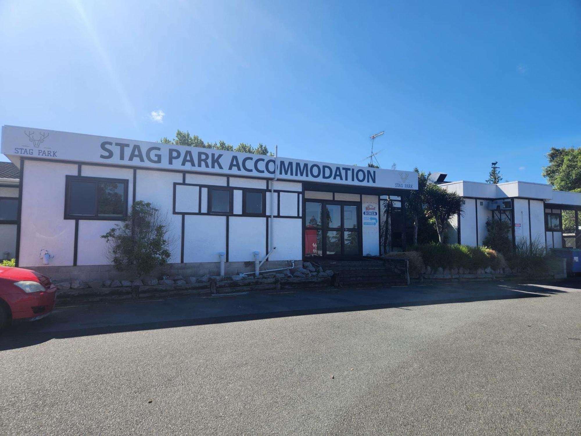 Stag Park Accommodation Tauposjön Exteriör bild